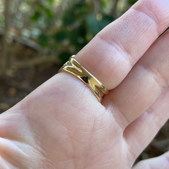 14K Solid Yellow Gold Multiple Heart Ring - Picture 4 of 15